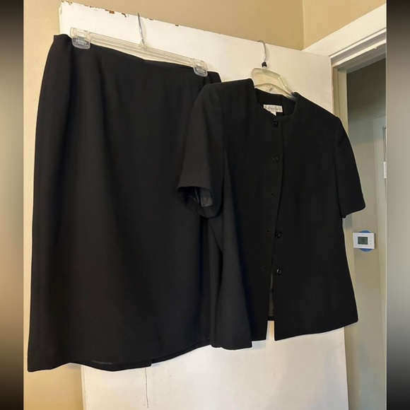 Dress Barn suit dress - Picture 2 of 2